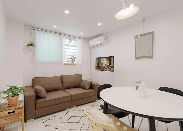 Appartement 153 *